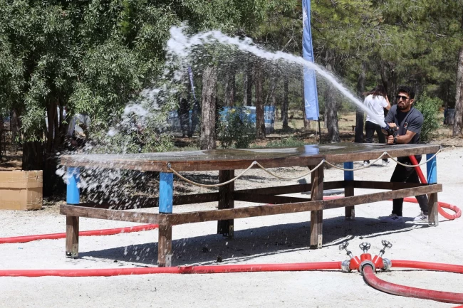 Gönüllü itfaiyeciler Konya kampında