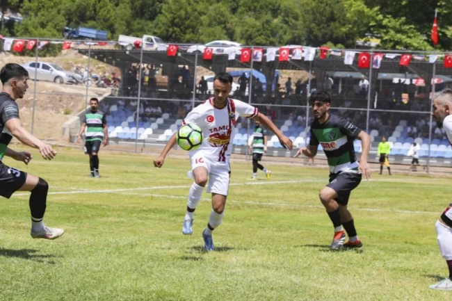 Mersin'de zafer coşkusu sahaya yansıdı