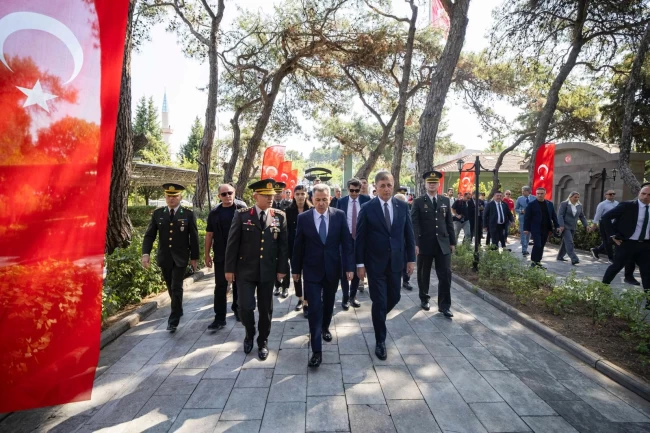 İzmir'de 15 Temmuz şehitleri anıldı