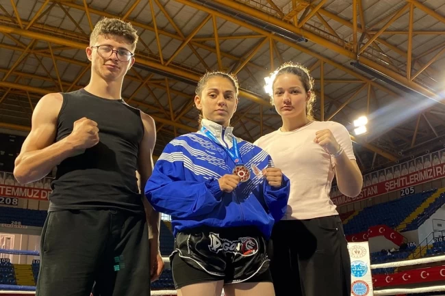 Fatmagül Yağcı'dan Türkiye ikinciliği: Pazaryerispor Kick Boks'ta tarih yazdı