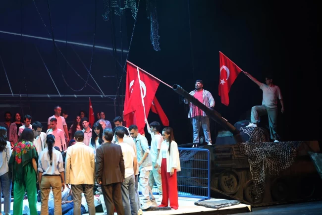 "En Uzun Gece" destanına ilk temsil