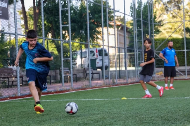 Antalya'da Futbol Akademisi'nde yeni sezon başladı