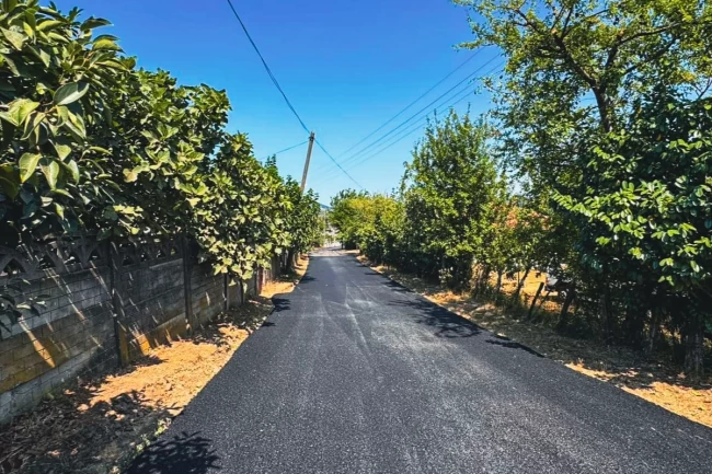 Sakarya Karasu'da bir mahallenin ulaşım hattı daha yenilendi