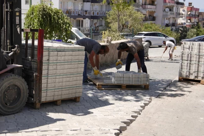 Ayvalık'ta yol ve kaldırımlar baştan aşağı yenileniyor