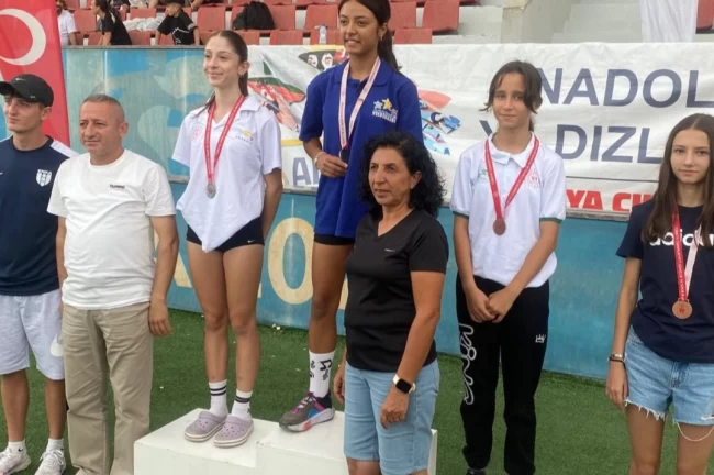 Sakarya Büyükşehir sporcuları başarılarına yenilerini ekledi