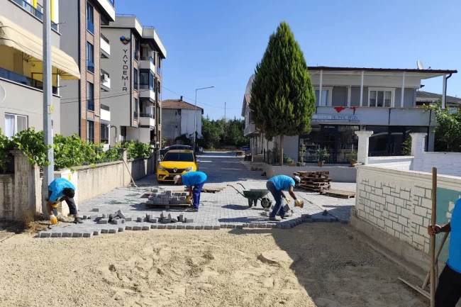 İzmit Yörükler Sokak'ta bozulan parke yola yenileme