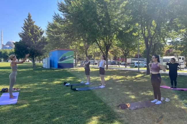 Bursalı mimarlardan 'Parkta Pilates' buluşması