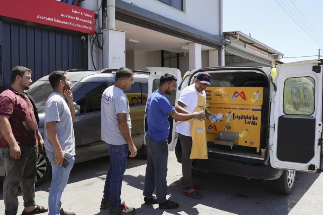 Mersin'de yaz serinliği: 5 yıllık limonata geleneği sürüyor