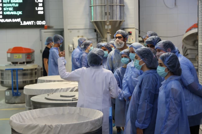 Bursalı gençlerden BESAŞ'a teknik gezi