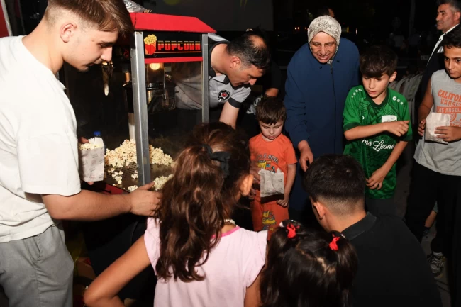 Bursa Osmangazi'de sinema geceleri