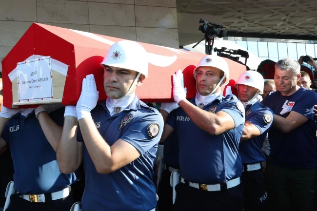 Seyitgazi'de şehit olan AKUT gönüllüleri son yolculuğuna uğurlandı