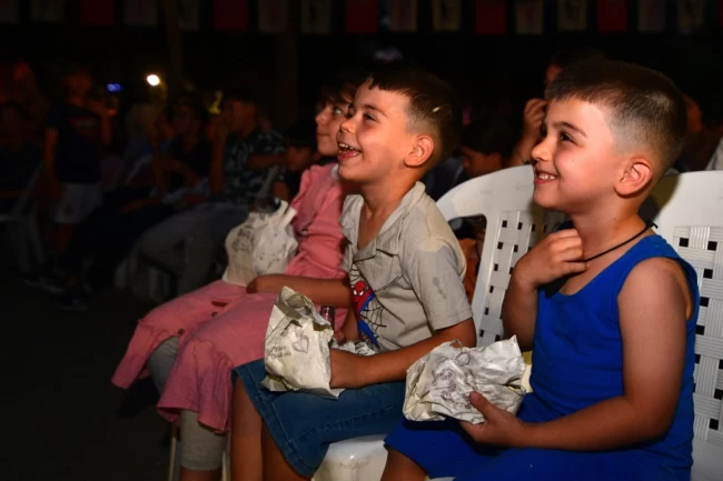 Bornovalılar 'Açık Hava'da gülüyor