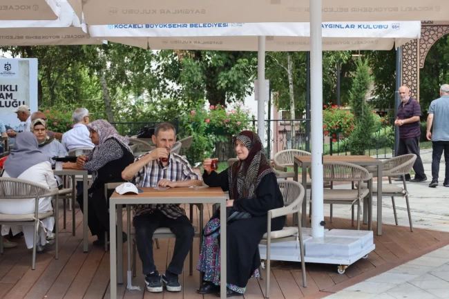 Kocaeli Saygınlar Kulübü'nde saygıdeğer sevda