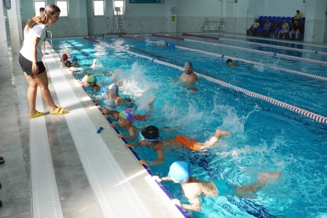 Bursa İznik'te yüzme bilmeyen kalmayacak