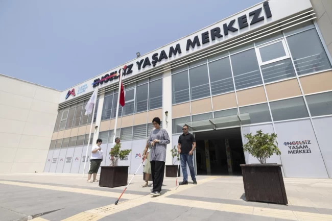 Mersin'de görme engellilere bağımsız yaşam eğitimi desteği