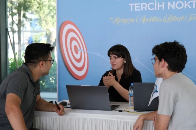 Bursa İnegöl'den gençlere ücretsiz tercih danışmanlığı