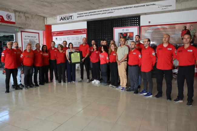 Başkan Kınay'dan AKUT İzmir ekibine taziye ziyareti