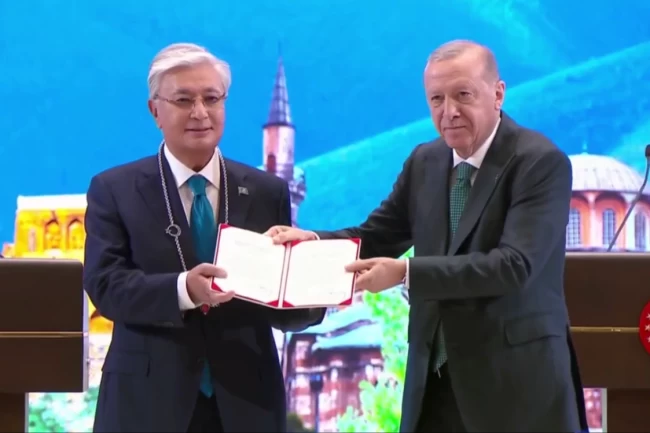 Kazakistan Cumhurbaşkanı Tokayev'e Türkiye'den devlet nişanı