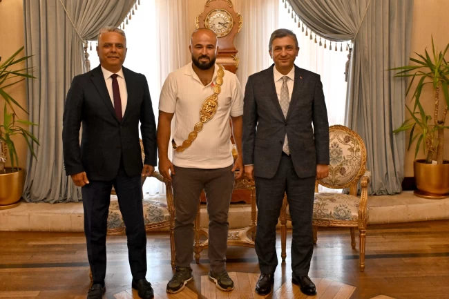 Orhan Okulu'dan Vali Şahin'e anlamlı ziyaret