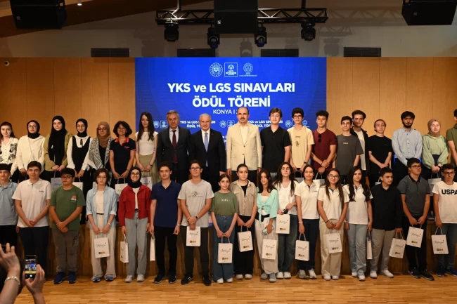 Konya'da gurur günü: YKS ve LGS şampiyonları ödüllendirildi