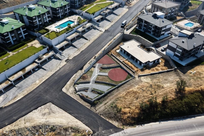 Bursa Gemlik'te yol çalışmalarıyla konforu artırıyor