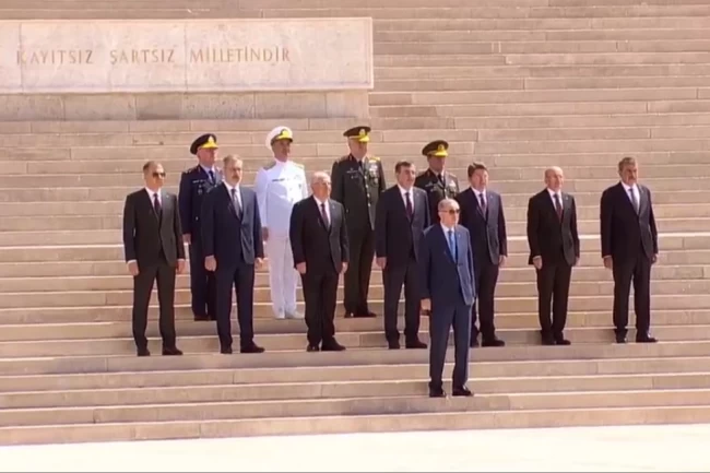 Yüksek Askeri Şura toplantı öncesi Anıtkabir'de