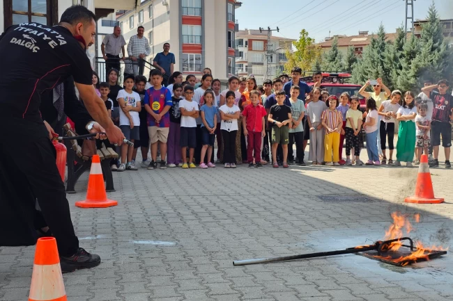 Malatya Büyükşehir'den semt konaklarında afet bilinci eğitimi