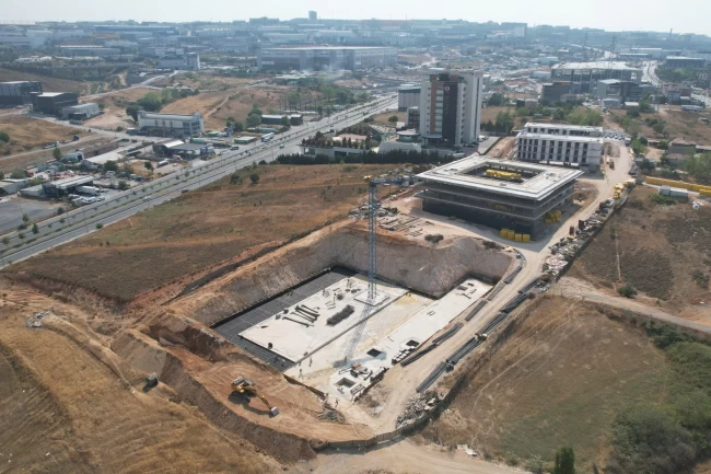 Çayırova'da projeler hızla yükseliyor