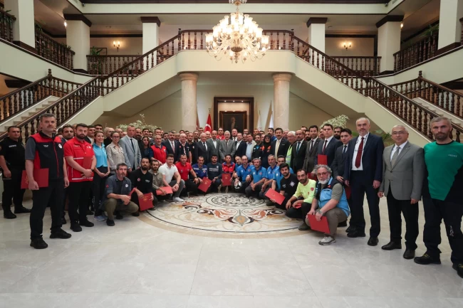 Bursa Valisi Ayyıldız'dan orman yangını kahramanlarına teşekkür