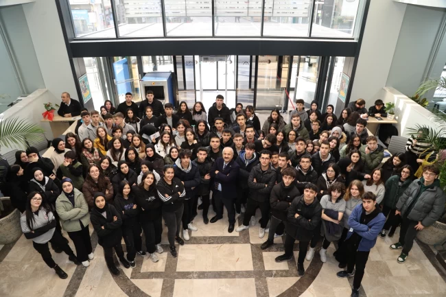 Kocaeli Gebze'de üniversiteli gençlere 10 bin TL destek