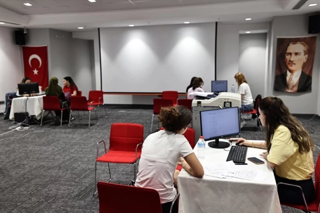 Denizli Büyükşehir'in ücretsiz YKS tercih danışmanlığı sürüyor