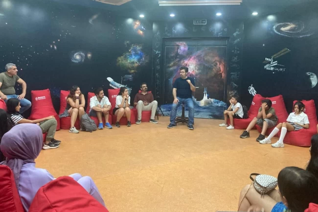 Minik kaşifler Bornova'da bilimin izinde