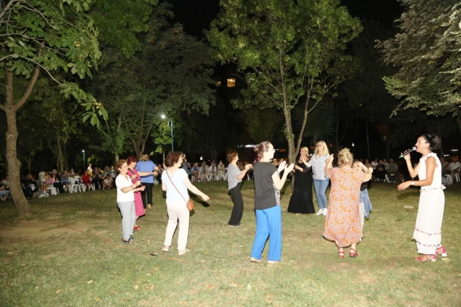 Ataevler Mahallesi'nde renkli gece
