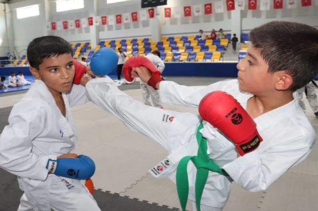 Geleceğin sporcuları Büyükşehir'le yetişiyor