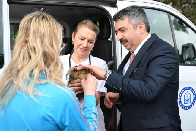 Yıldırım'da patili canlara mobil hizmet