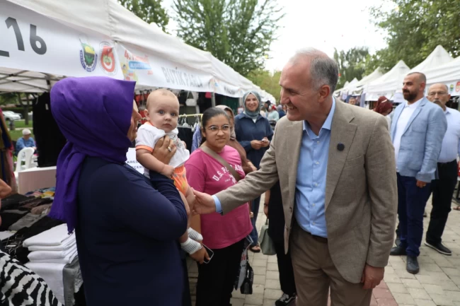 Bursa İnegöl'de 4. Hanımeli Alışveriş Şenliğine yoğun ilgi