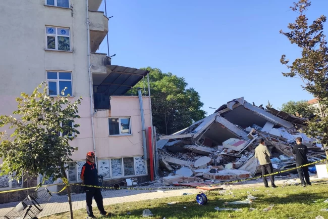 Bursa, Balıkesir'de depremin yaralarını birlikte sarıyor