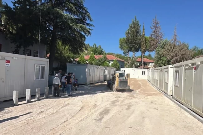 AFAD Sındırgı'ya 10 konteyner kurdu... Kurulumlar sürüyor