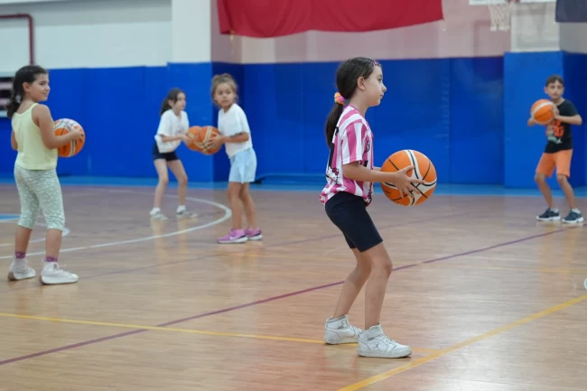 Maltepe'de yaz spor okulu coşkusu devam ediyor