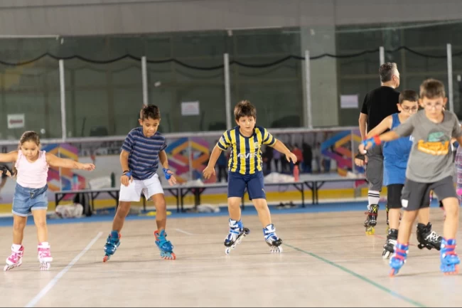 İzmir'de tekerlekli paten kursuna ilgi yoğun