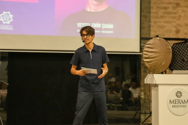 Konya Meram gençliği mobil sinematografi seminerinde buluştu