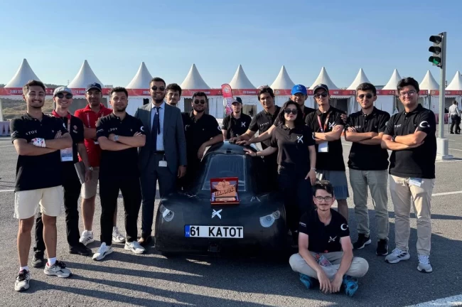 TEKNOFEST 2025'te KTÜ'ye 'Özgün Yazılım' ödülü