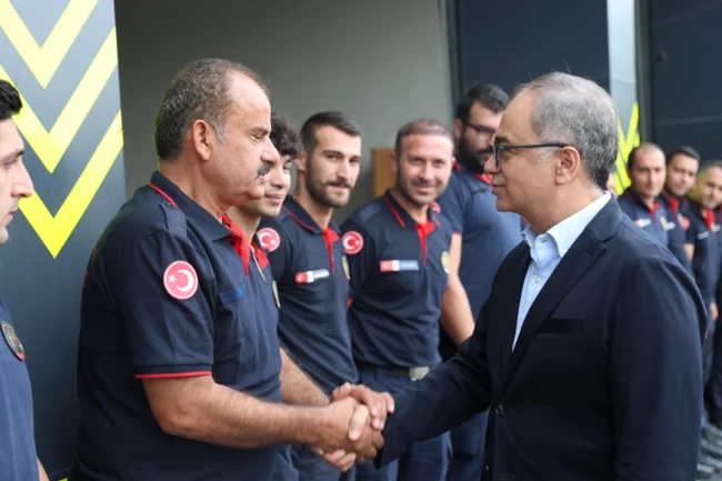 Kocaelili itfaiyecilere Büyükşehir'den moral ziyareti