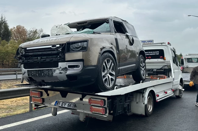 Düzce'de cip takla attı