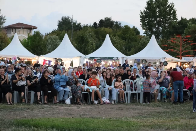 Sakarya'da Rumeli ve Balkan Kültürü Millet Bahçesi'nde buluştu