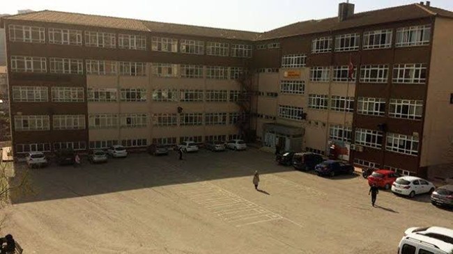 Spor salonu ihalesi tamamlandı. Sözleşme imzalanıyor