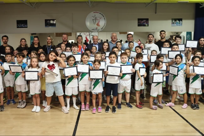 Bursa Nilüfer'de sporla dolu yaz renkli gösterilerle noktalandı