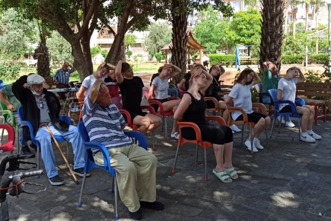 Çekyalı öğrenciler Mersin'de hayata dokundu