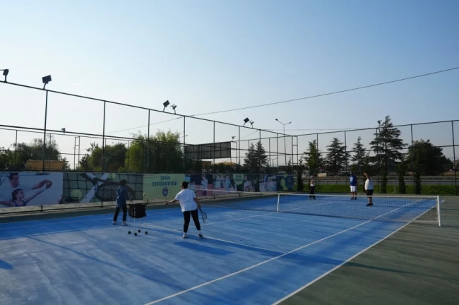 Eskişehir'de yetişkinler için tenis kayıtları başlıyor