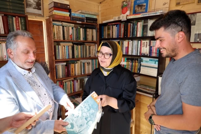Kar Tanesi Gelinlik Evi'ni ve Sahaflar Çarşısı'na Böhürler'den tam not